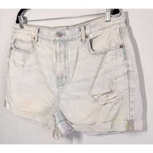 Stylish White Distressed Women Shorts
